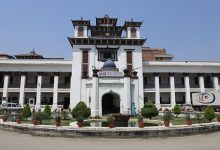 Photo of मतदानको समय सकियो,मतदान केन्द्र भित्र प्रवेश गरेका मतदाताले भने अबेरसम्म मतदान गर्न पाउने