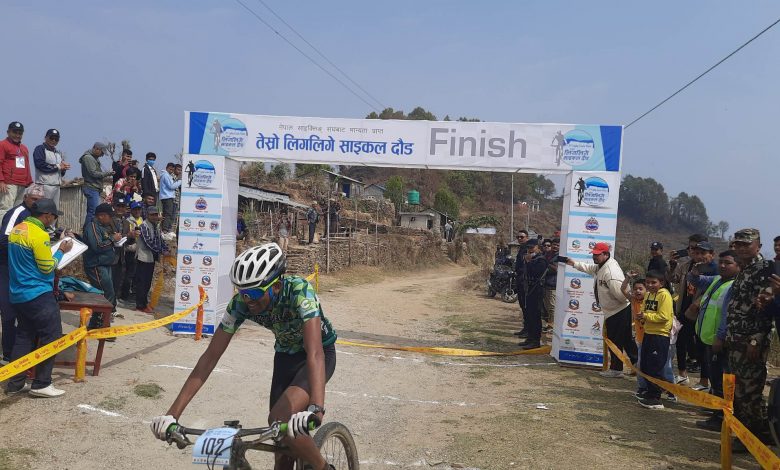 Photo of तेस्रो लिगलिगे साईकल दौड प्रतियोगीताको उपाधी नेपाली सेनाका टमाटालाई