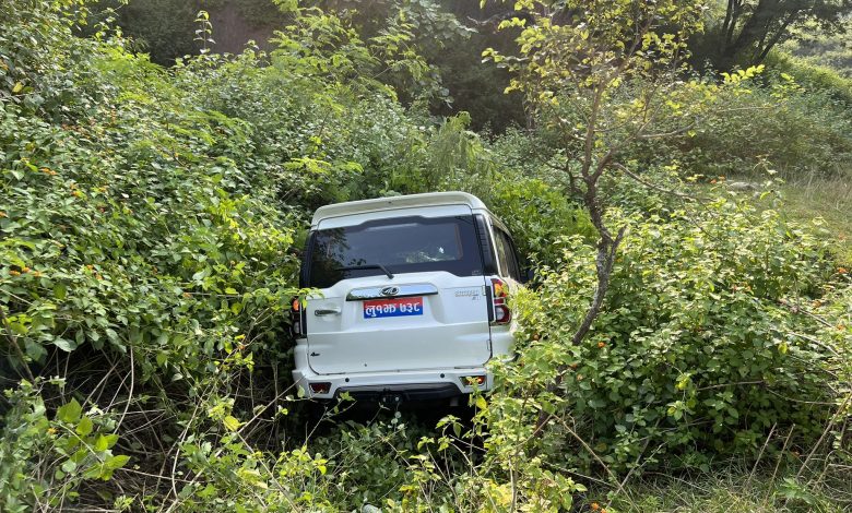 लुम्बिनीका अर्थमन्त्री चढेको गाडी दुर्घटनामा, मन्त्रीको अवस्था सामान्य