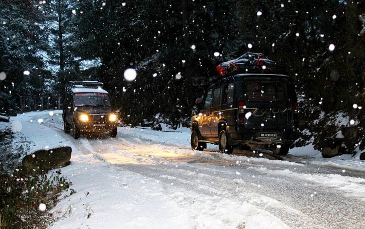 मकवानपुरको सीमभञ्ज्याङ र दामनमा हिमपात मकवानपुरको सीमभञ्ज्याङ र दामनमा हिमपात