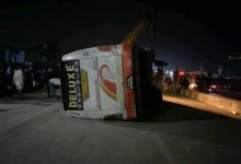 Photo of बाग्लुङबाट पोखरा आउँदै गरेको बस दुर्घटना, १९ घाइते