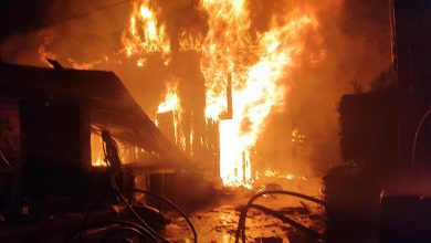 Photo of सर्लाहीमा आगलागीः विष्णु गाउँपालिका-१ बाराउद्योरण गाउँका ६५ भन्दा बढी घर जले