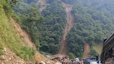 Photo of ठाडो भीर भएकाले सिधै तल एकैचोटी पहिरो खस्यो, बचाउन सक्ने अवस्था थिएन: स्थानीय