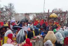 Photo of पर्व नजिकिएसँगै पाथीभरा मन्दिरमा तीर्थयात्रीको चाप