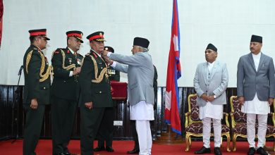 Photo of नवनियुक्त प्रधानसेनापतिलाई राष्ट्रपतिबाट महारथीको दर्ज्यानी  चिह्न प्रदान