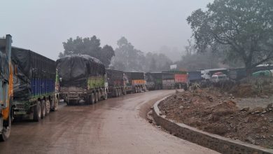 Photo of बाक्लो हुस्सु र कुहिरोले पूर्व-पश्चिम राजमार्ग अवरुद्ध