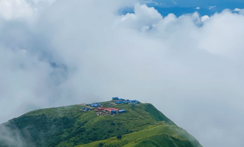 तराई भूभाग, उच्च पहाडी तथा हिमाली क्षेत्रमा साधारणतया बादल लाग्ने