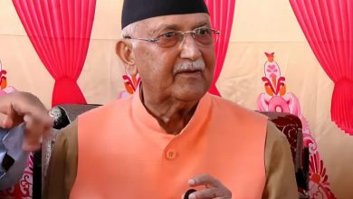 Photo of झापाबाट फर्किदा एयरपोर्टमा सुन तस्कर झैँ व्यवहार गरियो-ओली