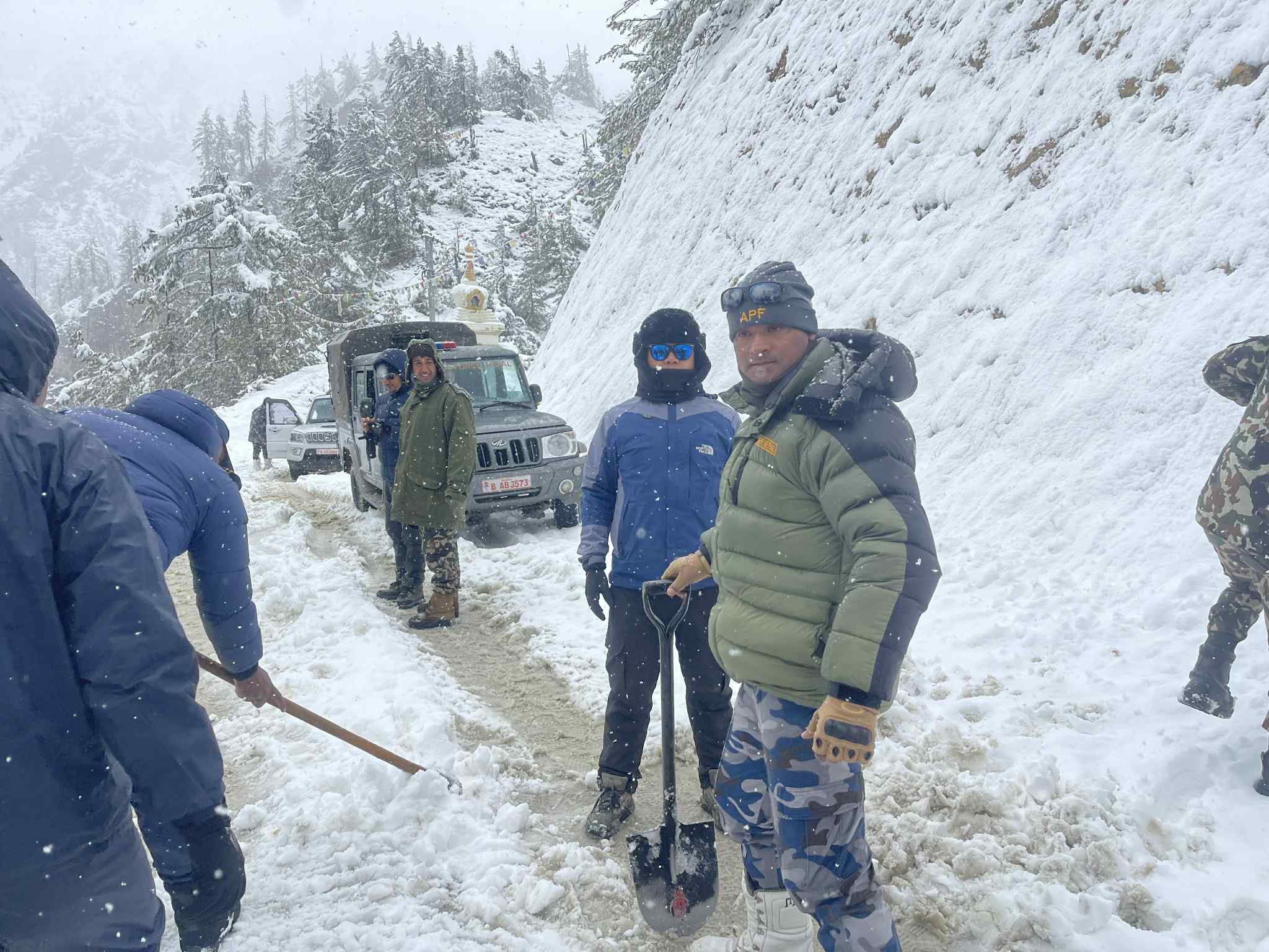 तिलिचो बेस क्याम्पबाट १५ सय भन्दा धेरै पर्यटकहरुको उद्धार