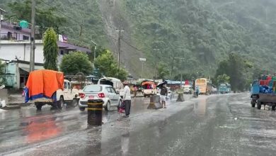 Photo of वर्षाका कारण पृथ्वी राजमार्ग राति ८ बजेदेखि बिहान ५ बजेसम्म बन्द