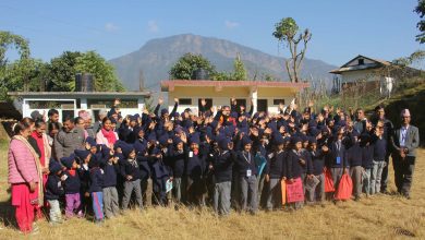 Photo of गुल्मीमा पूर्व विद्यार्थीव्दारा विद्यार्थीलाई न्यानो कपडा वितरण