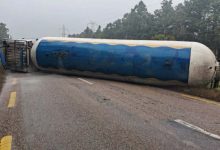 Photo of रौतहटको चन्द्रनिगाहपुरमा ग्याँस बोकेको ट्यांकर दुर्घटना