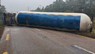 Photo of रौतहटको चन्द्रनिगाहपुरमा ग्याँस बोकेको ट्यांकर दुर्घटना