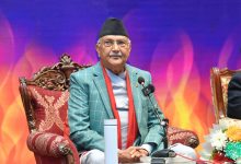 Photo of एमाले–काँग्रेसबाहेक अरुले सरकार बनाउनै सक्दैनन् : अध्यक्ष ओली