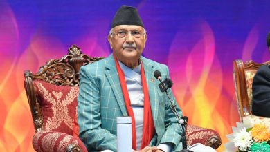 Photo of एमाले–काँग्रेसबाहेक अरुले सरकार बनाउनै सक्दैनन् : अध्यक्ष ओली