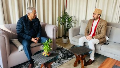 Photo of कांग्रेस सभापति देउवा र सञ्चारमन्त्री खरेलबीच निर्वाचनबारे छलफल