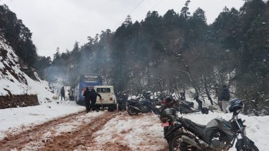 Photo of हिमपातका कारण मध्यपहाडी लोकमार्ग अवरुद्ध