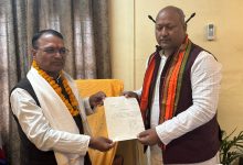 Photo of राजीनामा दिदै प्रतिनिधि सभामा उम्मेदवार बन्दैं प्रदेश र स्थानीय तहका जनप्रतिनिधि