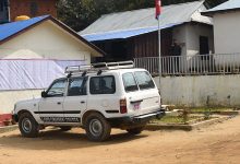 Photo of सङ्घबाट बजेट नआएपछि आफ्नै स्रोतबाट फुसको छानो हटाउँदै रामप्रसादराई गाउँपालिका