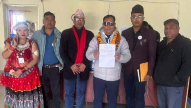 Photo of कैलाली १ बाट रेशम चौधरीको मनोनय दर्ता