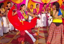 Photo of थारू समुदायको ‘ढुम्री’ नाच लोप हुँदै