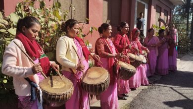 Photo of महिला समूहलाई नौमती बाजा बजाउन भ्याइनभ्याई