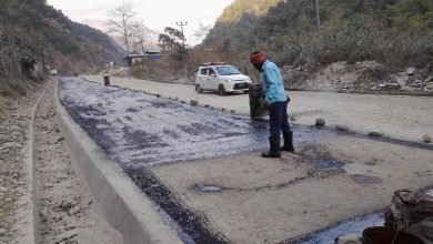 Photo of पुष्पलाल मध्यपहाडी लोकमार्ग : यात्रु र चालकलाई सास्ती