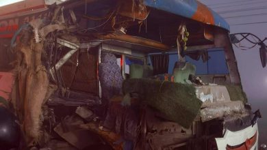 Photo of रूपन्देहीमा स्कुल बस र ट्याक्टर ठोक्किँदा बसमा सवार १३ जना विद्यार्थी घाइते