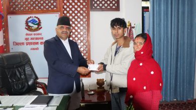 Photo of सुवासलाई ११ वर्षको पर्खाइपछि आमाको नामबाट नागरिकता