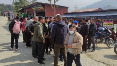 Photo of बस दुर्घटनाका पीडित परिवारको आन्दोलनपछि रामेछापमा यातायात बन्द