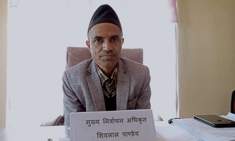 Photo of मतदान स्थलमा कर्मचारी खटाउने चरणमा छौँ: मुख्य निर्वाचन अधिकृत पाण्डे