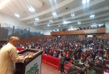 Photo of कांग्रेसले भ्रष्टाचारमा मुछिएका व्यक्तिको नाता र नेता हेर्दैन : सभापति थापा