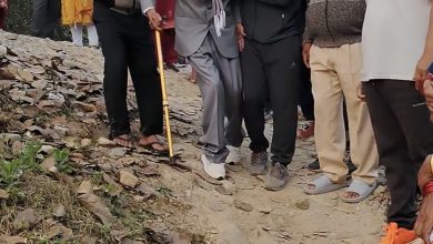 Photo of १०७ वर्षीय ज्येष्ठ नागरिकद्वारा मतदान