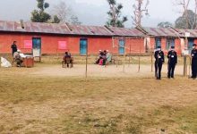 Photo of दाङका दुई मतदान केन्द्रमा अझै सुरु भएन मतदान,बस्ती स्थानान्तरणको माग राख्दै मतदान नगर्ने अडान