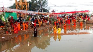 Photo of उदाउँदो सूर्यलाई अघ्र्य दिँदै वासन्ती छठ सम्पन्न