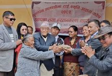 Photo of बुवाआमाको स्मृतिमा विद्यालयमा अक्षयकोष स्थापना