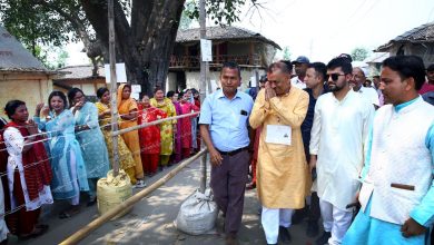 Photo of सर्लाही ४ निर्वाचन क्षेत्रका मतदान केन्द्रमा कांग्रेस सभापति थापा