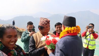 Photo of चितवनमा मतदान गरेपछि आफ्नो निर्वाचन क्षेत्र रुकुम पूर्वमा प्रचण्ड