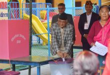 Photo of नेकपा एमालेका अध्यक्ष केपी शर्मा ओलीद्वारा मतदान