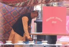 Photo of काँग्रेस सभापति थापाद्वारा मतदान