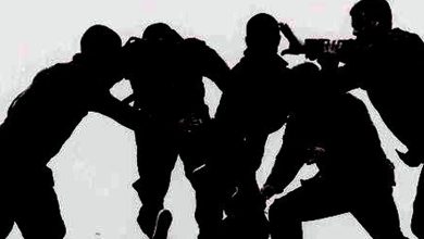 Photo of मकवानपुरको मनहरीमा प्रहरी र लागुऔषध सेवनकर्ताबीच झडप