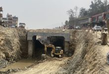 Photo of अरनिको राजमार्ग विस्तारः सामग्रीको मूल्यवृद्धिले निर्माण सुस्त