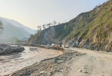 Photo of निरन्तरको वर्षाले देशका विभिन्न सडक खण्डहरु अवरुद्ध