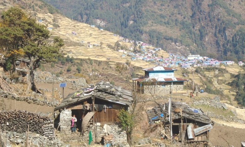 भोटखोलाका एक हजार बढी नागरिकले सीमापास लिए