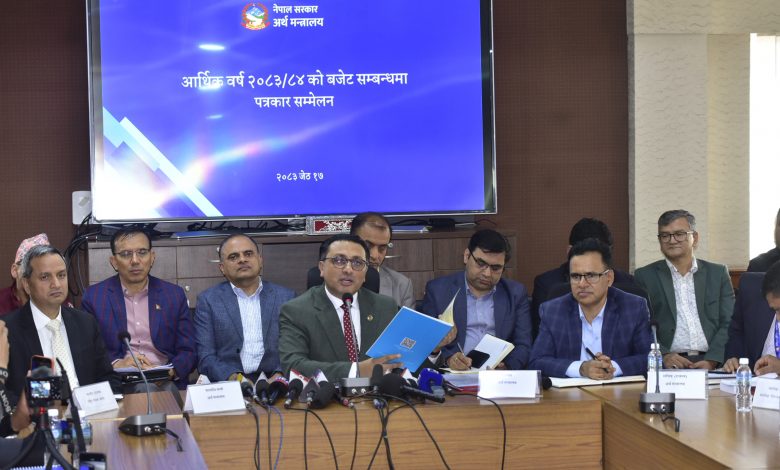 राजस्व सङ्कलनको लक्ष्य पूरा गर्न उपभोगमा आधारित कर प्रणाली-अर्थमन्त्री