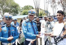 Photo of हराएका ६५ वटा मोटरसाइकलर र स्कुटर सम्बन्धित धनीलाई हस्तान्तरण
