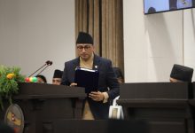 Photo of राष्ट्रियसभामा अर्थमन्त्रीद्वारा बजेटको प्रति टेबुल