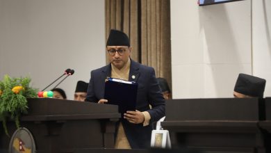 Photo of राष्ट्रियसभामा अर्थमन्त्रीद्वारा बजेटको प्रति टेबुल