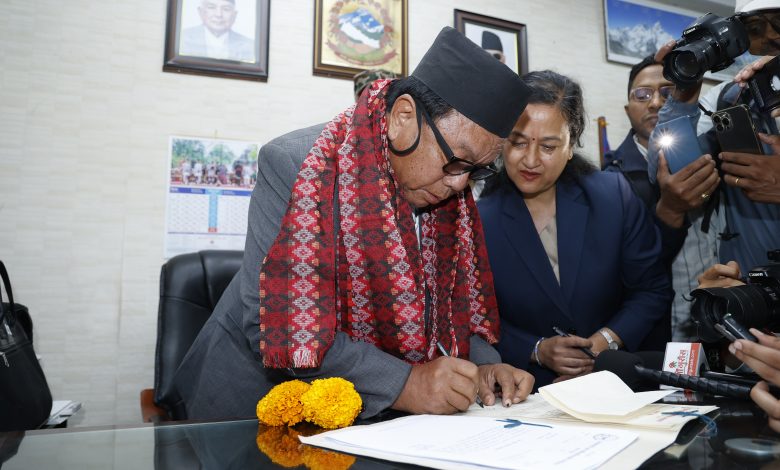 सरकार पाँच वर्षको भए पनि म बढीमा तीन वर्ष पदमा बस्ने हो ‍- मन्त्री पुन  