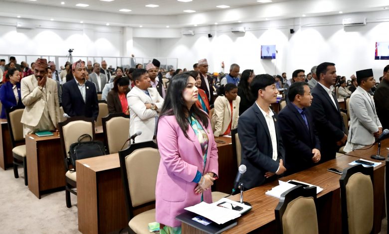 बिपक्षी दलहरुको अबरोधका कारण प्रतिनिधि सभाको बैठक १५ मिनेटका लागि स्थगित